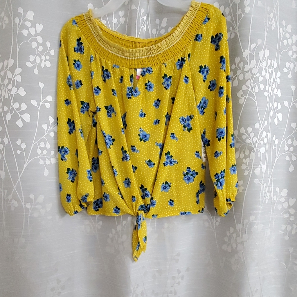 NWT!! Yellow floral blouse